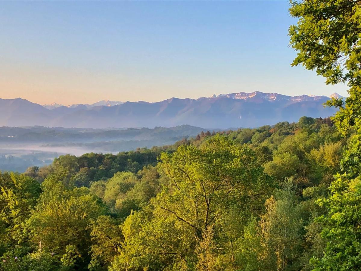 La Cabane Des Coteaux Gan Екстериор снимка