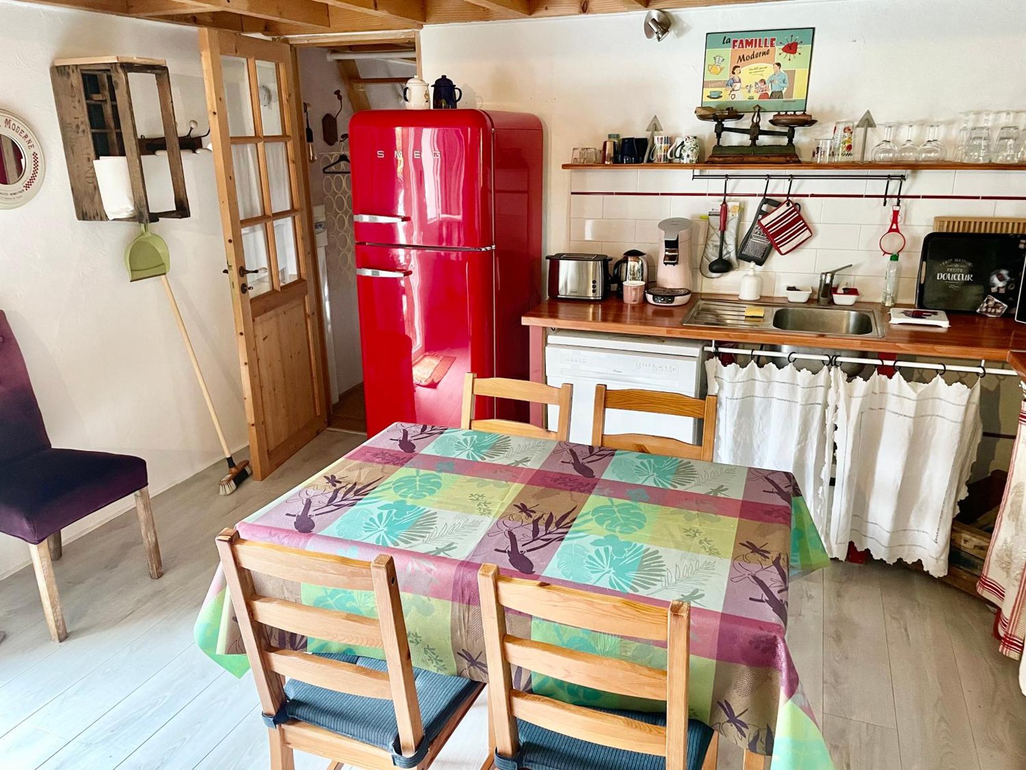 La Cabane Des Coteaux Gan Екстериор снимка